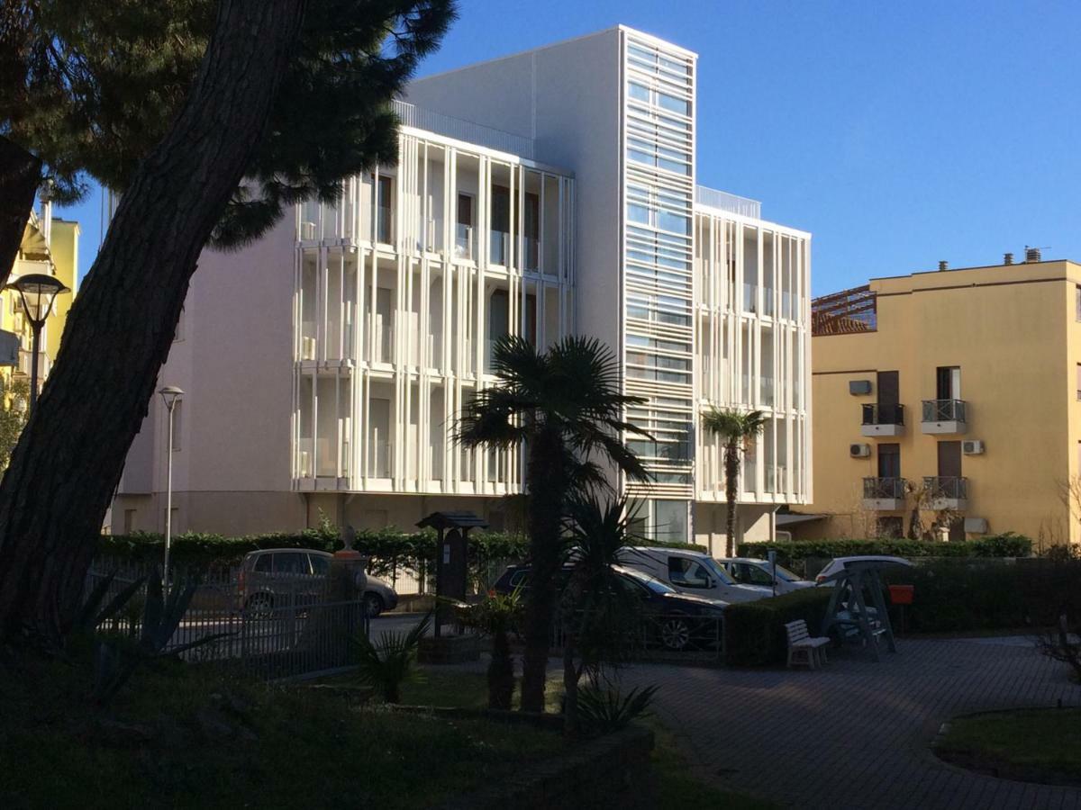 Milan Residence Rosolina Mare Exterior photo